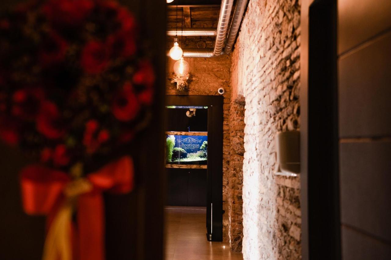 Le Boutique Luxury Rooms Diffused In Historic Center Fiumicino Bagian luar foto