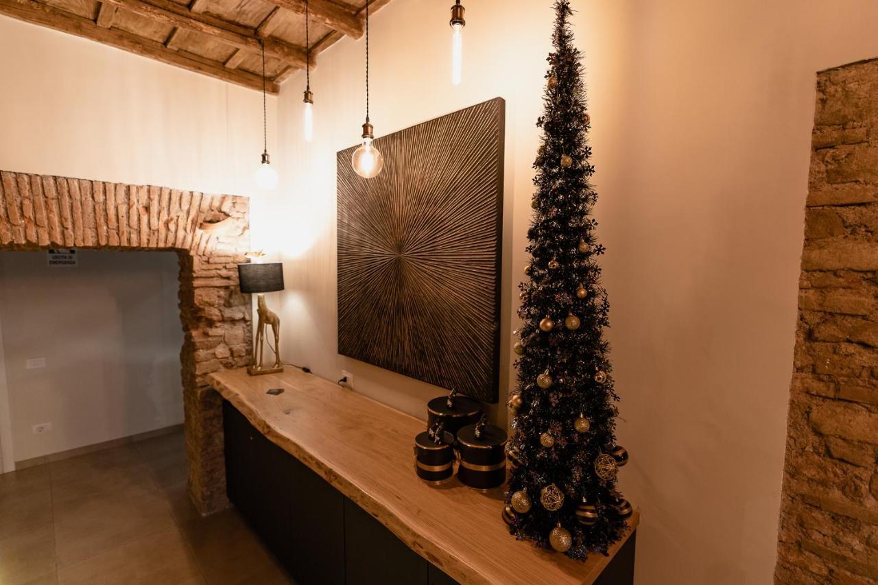 Le Boutique Luxury Rooms Diffused In Historic Center Fiumicino Bagian luar foto