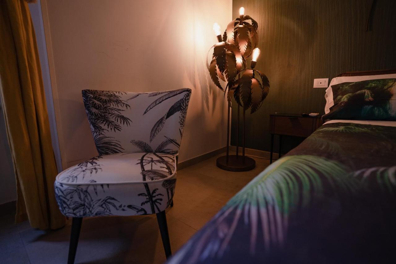 Le Boutique Luxury Rooms Diffused In Historic Center Fiumicino Bagian luar foto