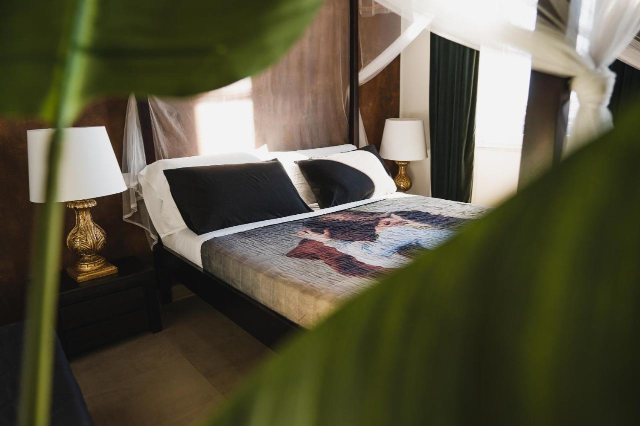 Le Boutique Luxury Rooms Diffused In Historic Center Fiumicino Bagian luar foto