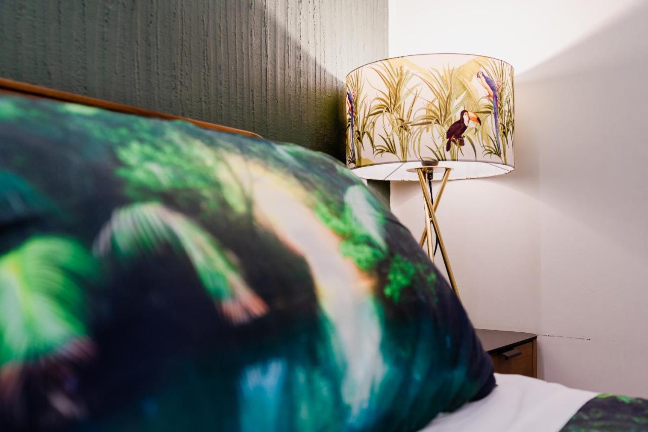 Le Boutique Luxury Rooms Diffused In Historic Center Fiumicino Bagian luar foto