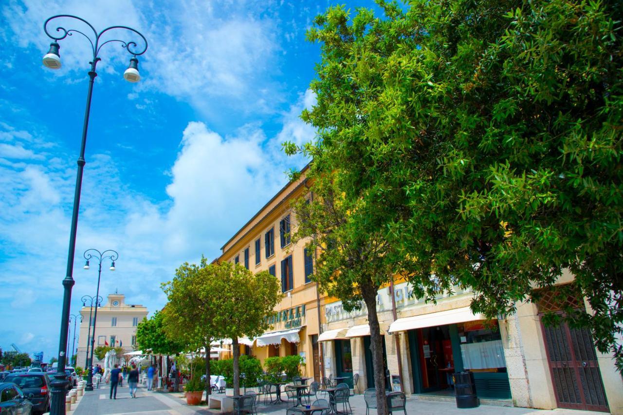 Le Boutique Luxury Rooms Diffused In Historic Center Fiumicino Bagian luar foto