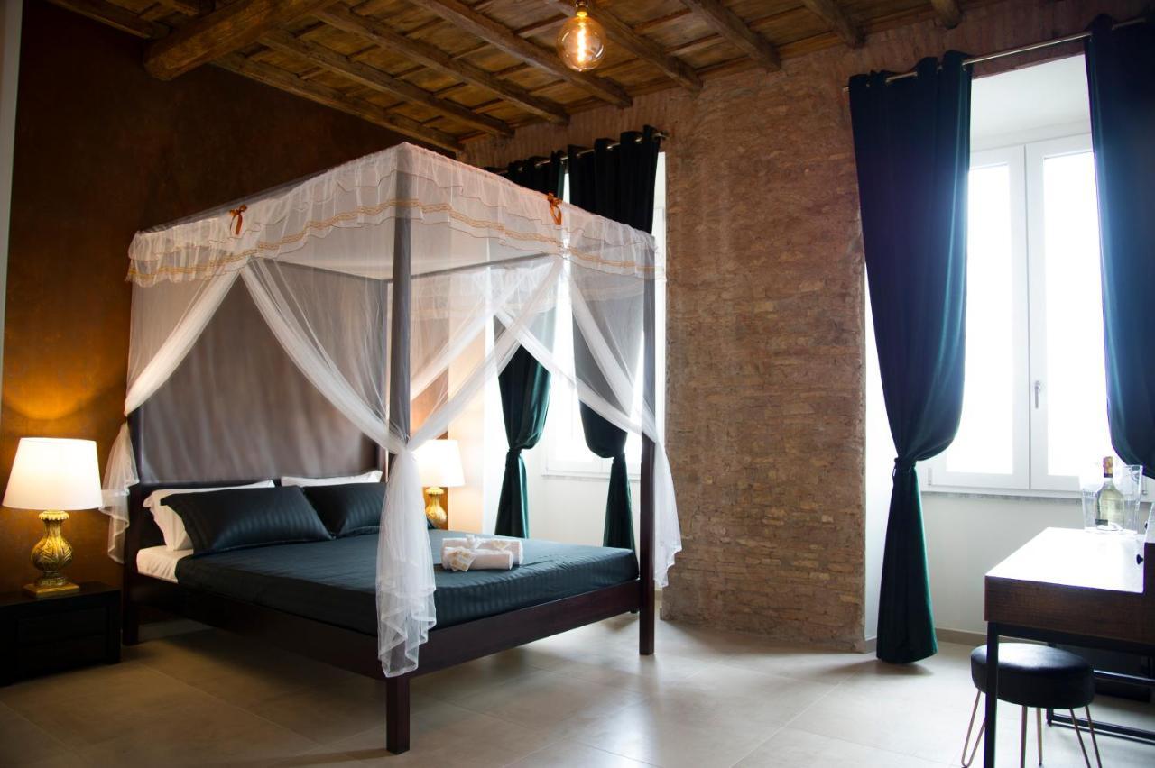 Le Boutique Luxury Rooms Diffused In Historic Center Fiumicino Bagian luar foto