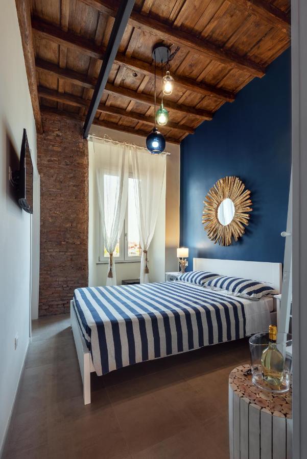 Le Boutique Luxury Rooms Diffused In Historic Center Fiumicino Bagian luar foto