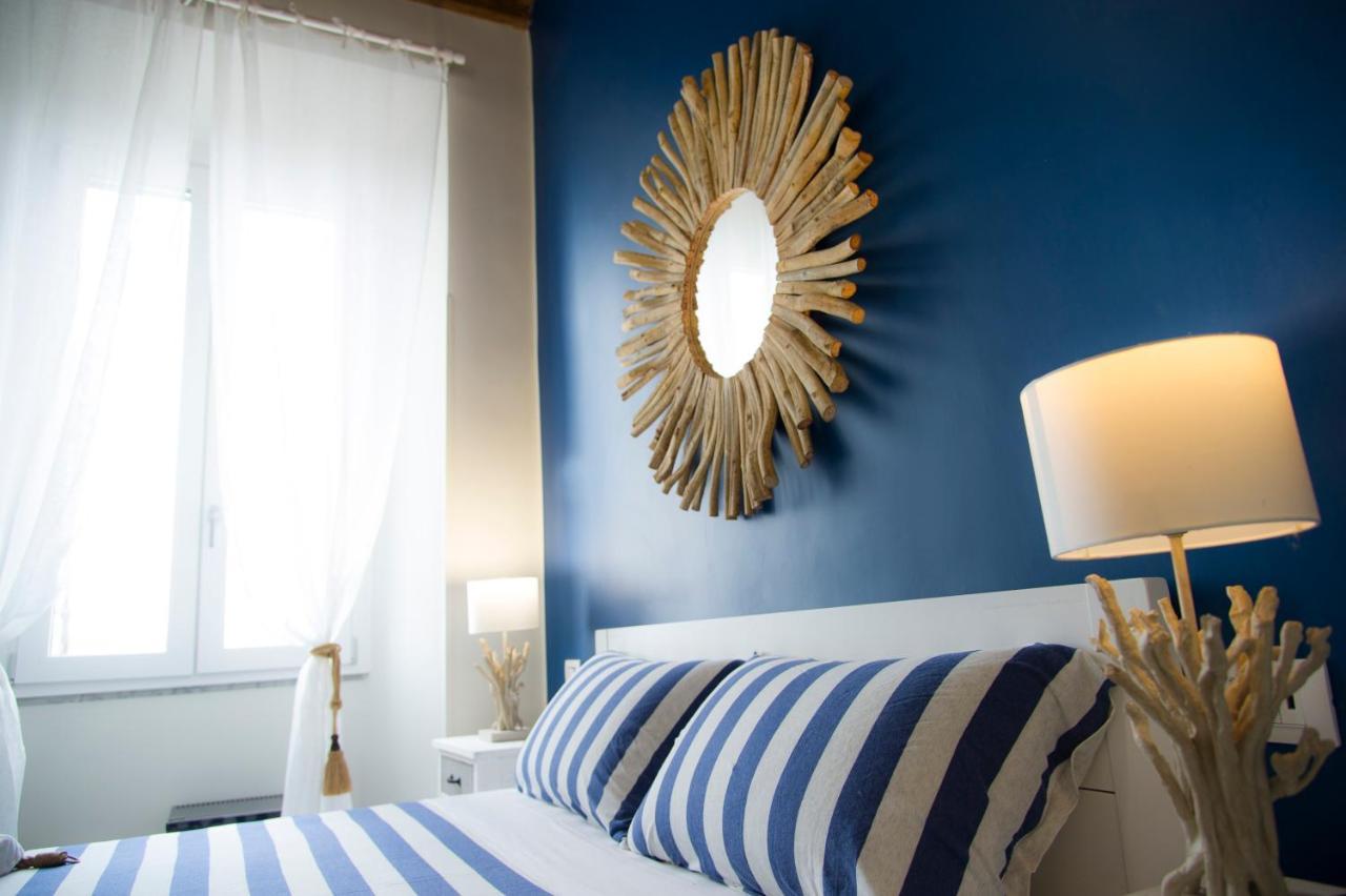 Le Boutique Luxury Rooms Diffused In Historic Center Fiumicino Bagian luar foto
